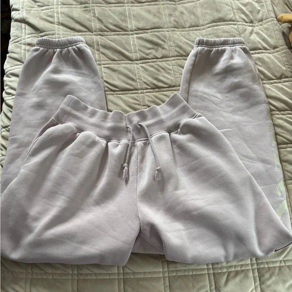 Nike Soft Gray / purple Joggers - Picture 5 of 8
